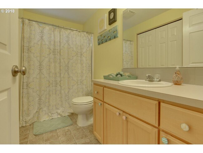 Building Photo - Charming North Portland 3 Bed 2.5 Bath Ken...
