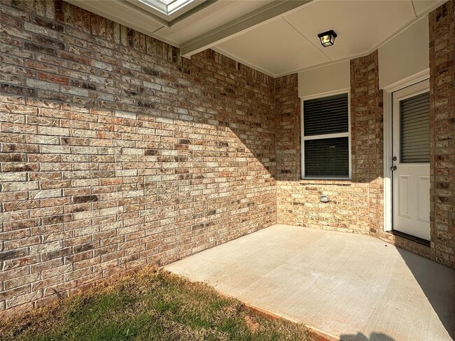 Building Photo - 16990 Lantana Loop