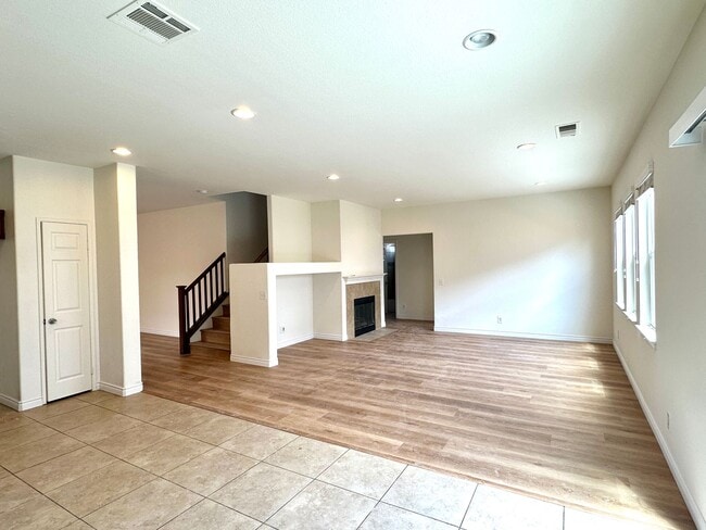 Building Photo - Spacious Family Oasis in the Heart of East...
