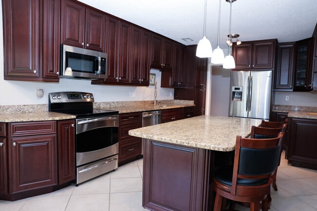 Building Photo - 4118 W Palmira Ave