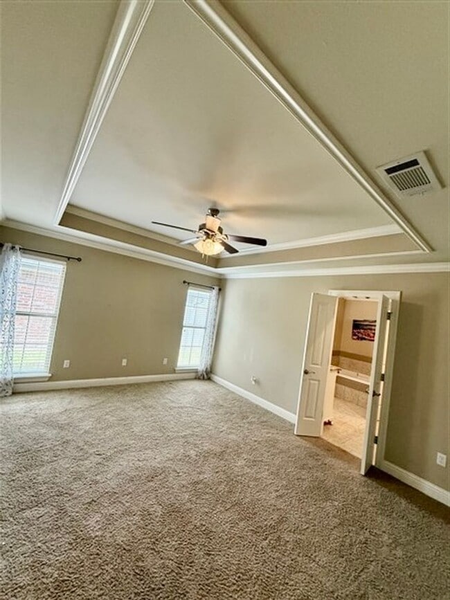Building Photo - For Lease in Gated Cypress Place! Like-New...