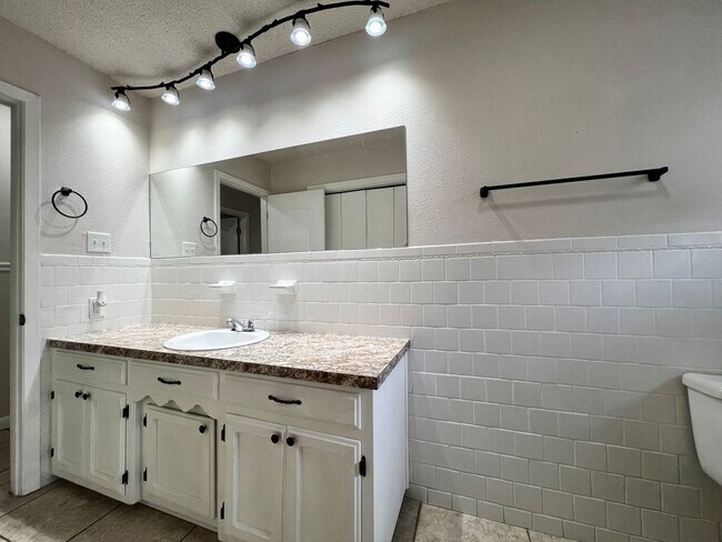 Building Photo - 895 Marion Anderson Rd