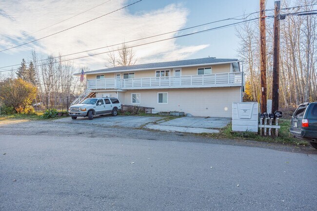 Building Photo - 2126 Rickert St