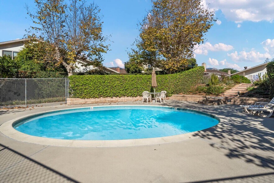 Building Photo - 15 N San Marcos Rd