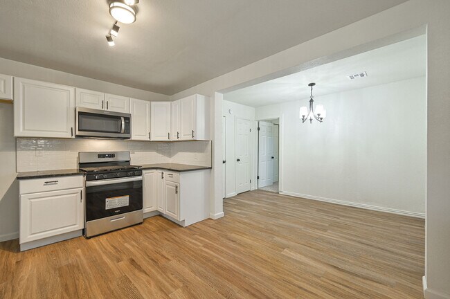 Building Photo - 3732 NW 26th St