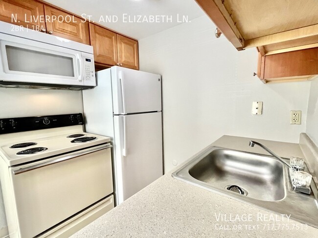 Building Photo - 45 N Liverpool St