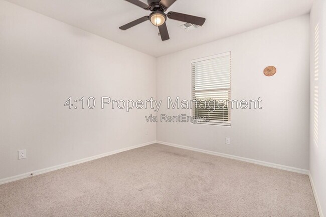 Building Photo - 142 W Impala Dr
