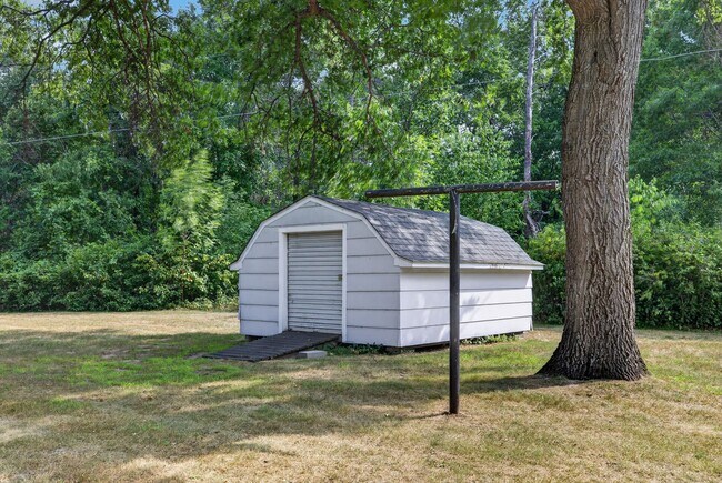 Building Photo - 13503 Meredith Dr N