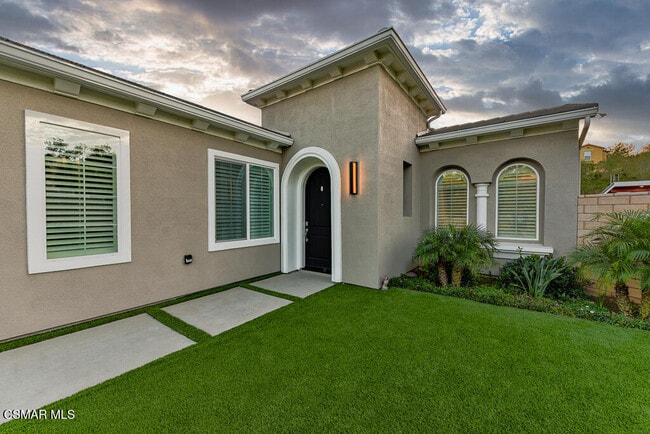 Building Photo - 6981 Shadow Wood Dr