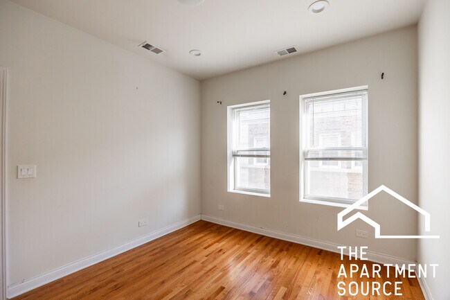 Building Photo - 1157 W Lunt Ave