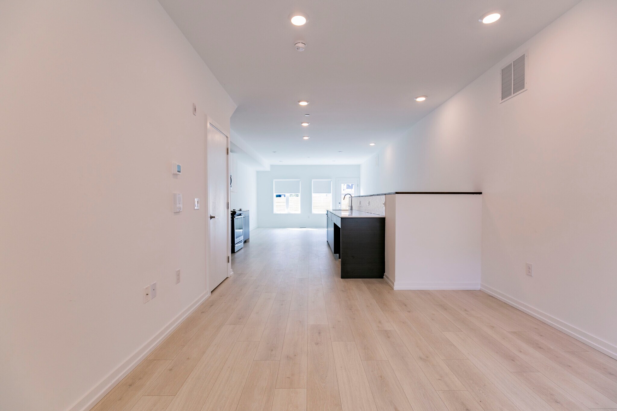 Building Photo - 1240 Lecount St