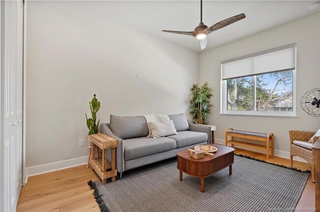 Building Photo - 521 SW Ocean Blvd