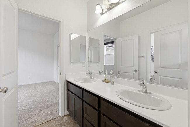 Building Photo - 26844 Albion Way