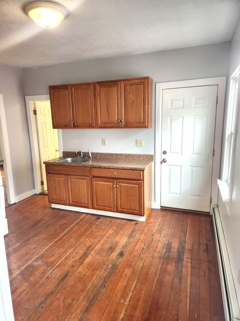 Building Photo - 90 Penn St