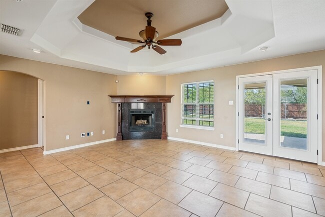 Building Photo - 102 Yellowstone Dr