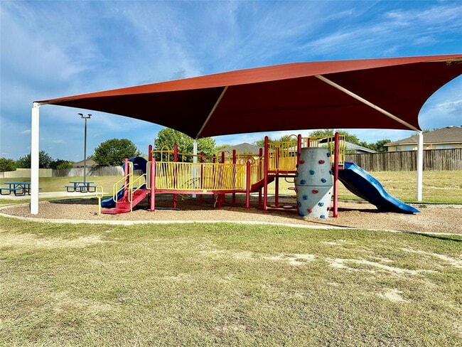 Building Photo - 207 Dragon Ridge Rd