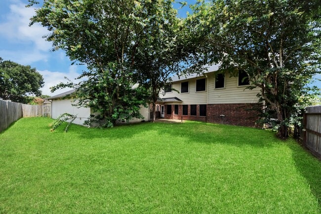 Building Photo - 23003 Governorshire Dr