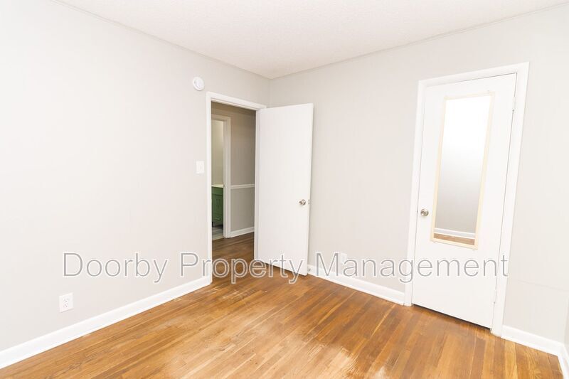 Building Photo - 4718 Hal Dr