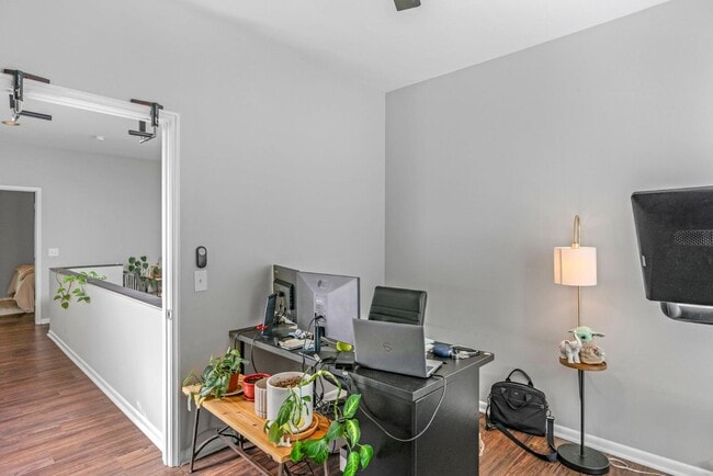 Building Photo - 501 Fenton Pl