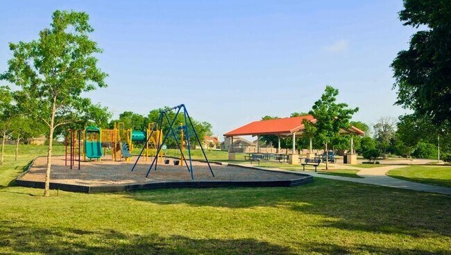 Building Photo - 1687 Twin Estates Dr