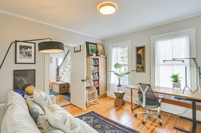 Building Photo - 44 Cottage St