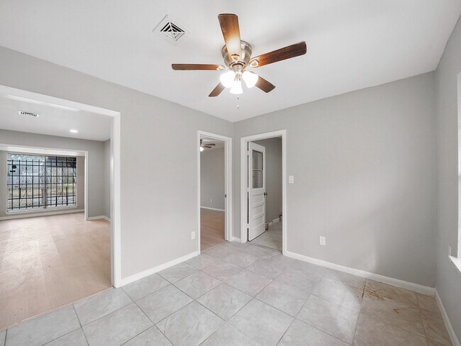 Building Photo - 9347 Clearway Dr