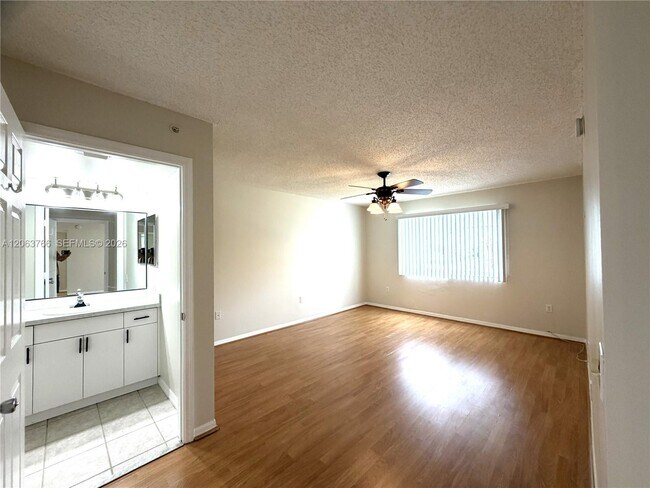 Building Photo - 5045 Wiles Rd