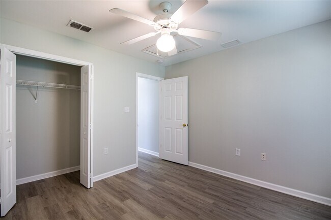 Building Photo - 2738 W Tharpe St