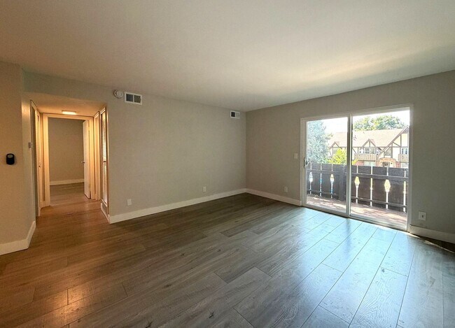 Building Photo - 3250 O'Neal Cir