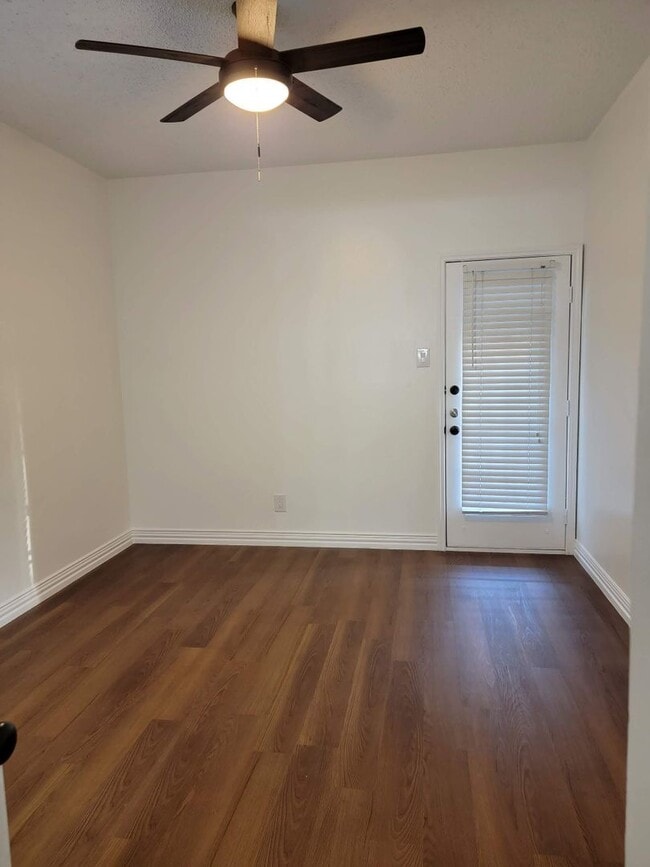 Building Photo - Beautiful 1 bed 1 bath apartment minutes a...