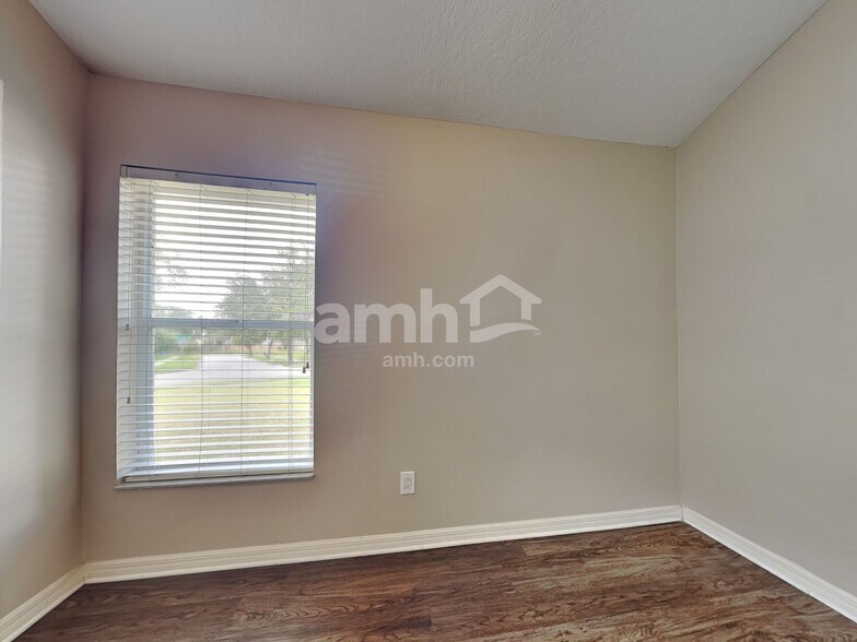 Building Photo - 9827 White Barn Way