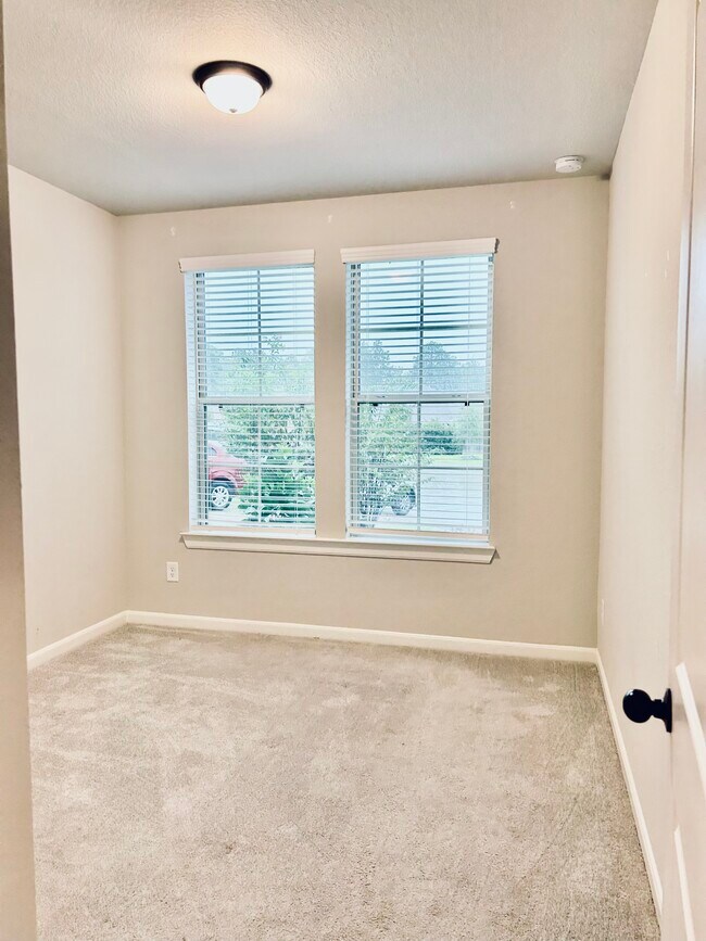 Building Photo - 322 Fanpalm Ct