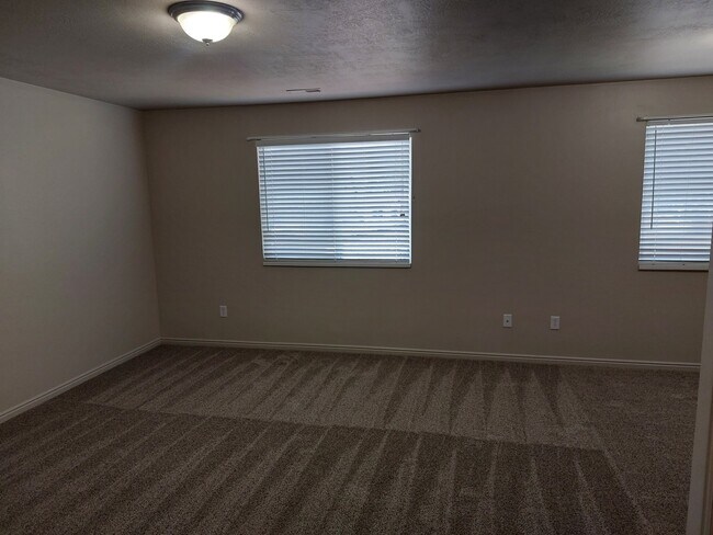 Building Photo - 2632 S 8800 W