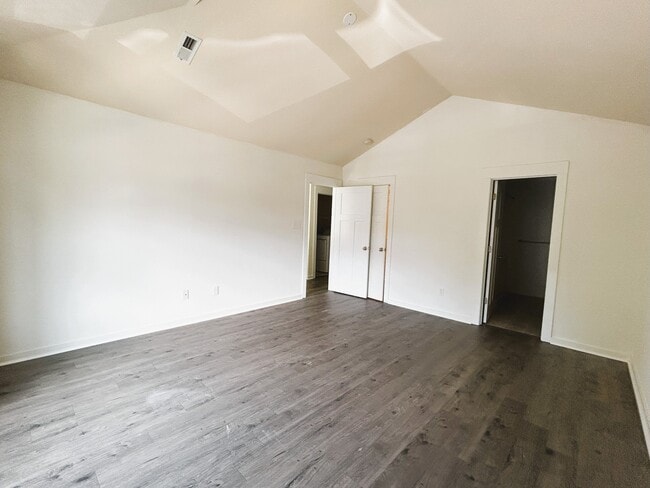 Building Photo - 248 Craftsman Cir