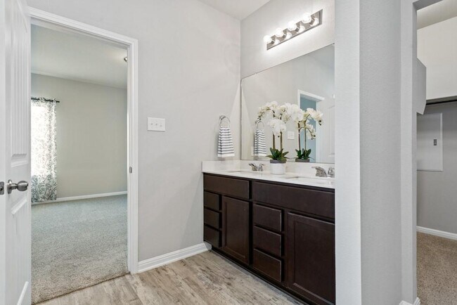 Building Photo - 2072 Port Ellen Dr