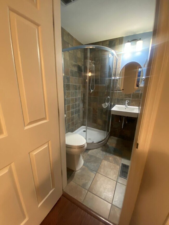 Building Photo - 103 Cooper Place - 2 Bedroom - 2.5 is a St...
