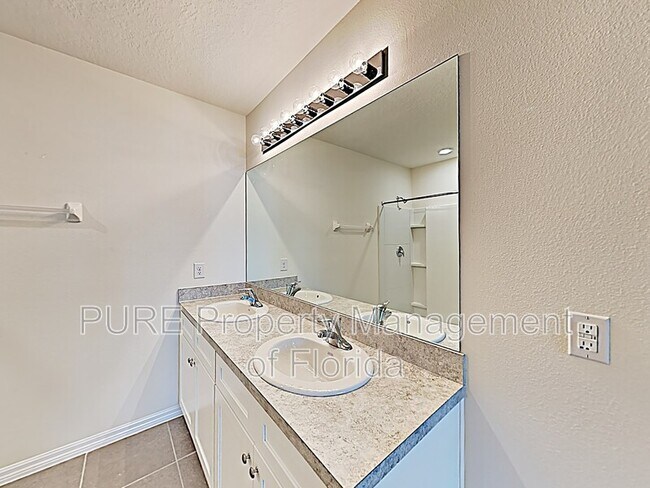 Building Photo - 9734 Pepper Tree Pl