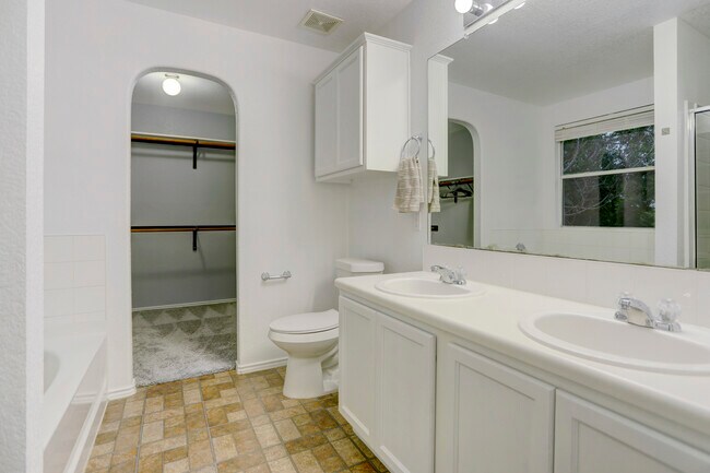 Building Photo - 7107 Thannas Way