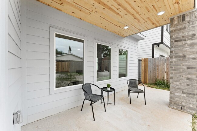 Building Photo - 514 Melbourne St