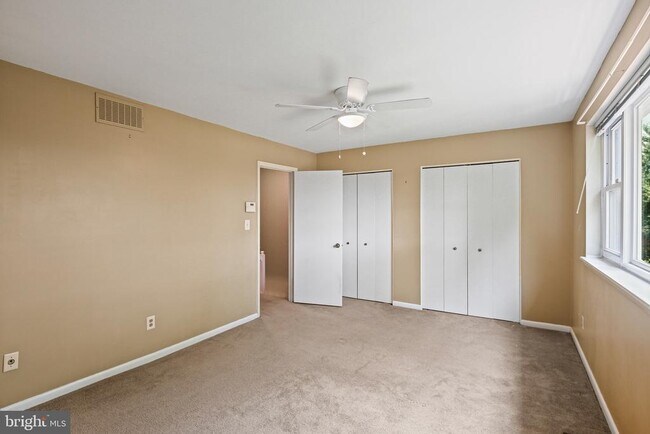 Building Photo - 7 Castlehill Ct