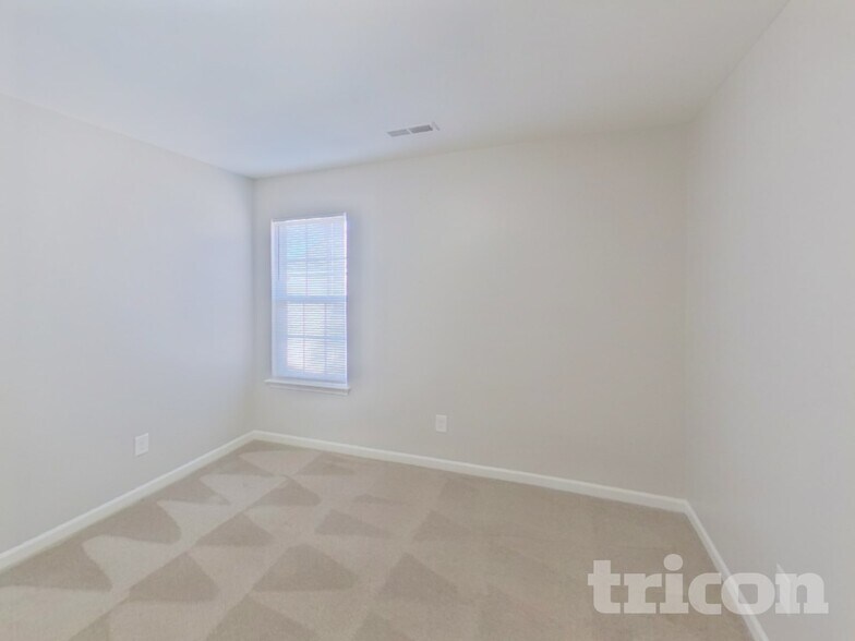 Building Photo - 1916 Lexington Ave