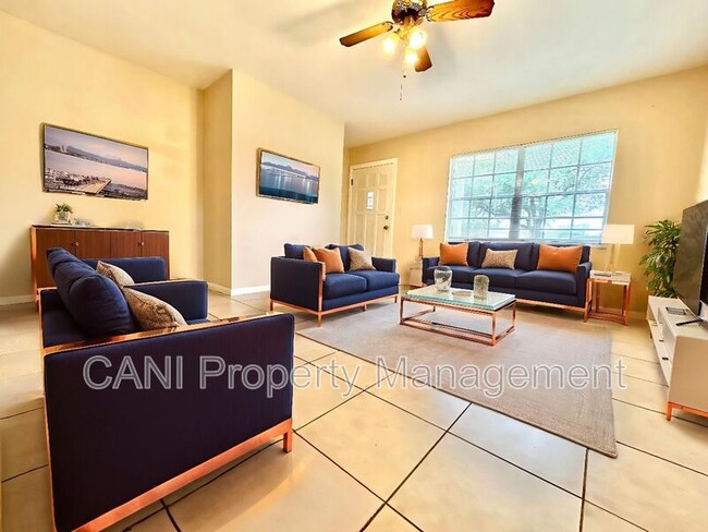 Building Photo - 532 Park Ave