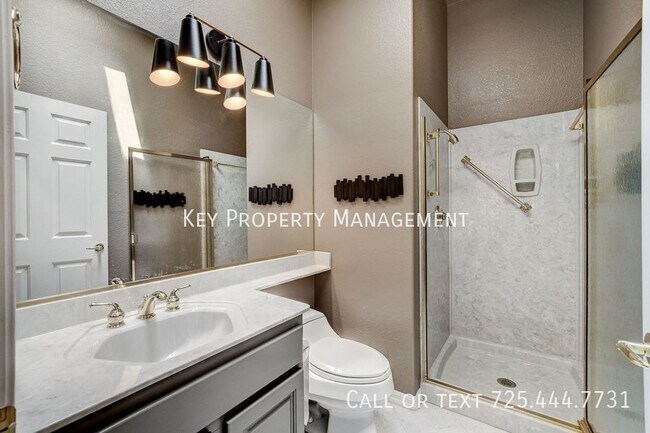 Building Photo - 2240 Sun Cliffs St