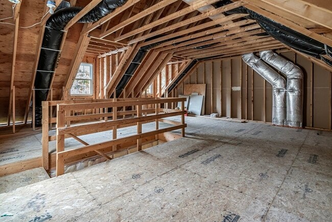 Building Photo - 15 Nicholas Dr