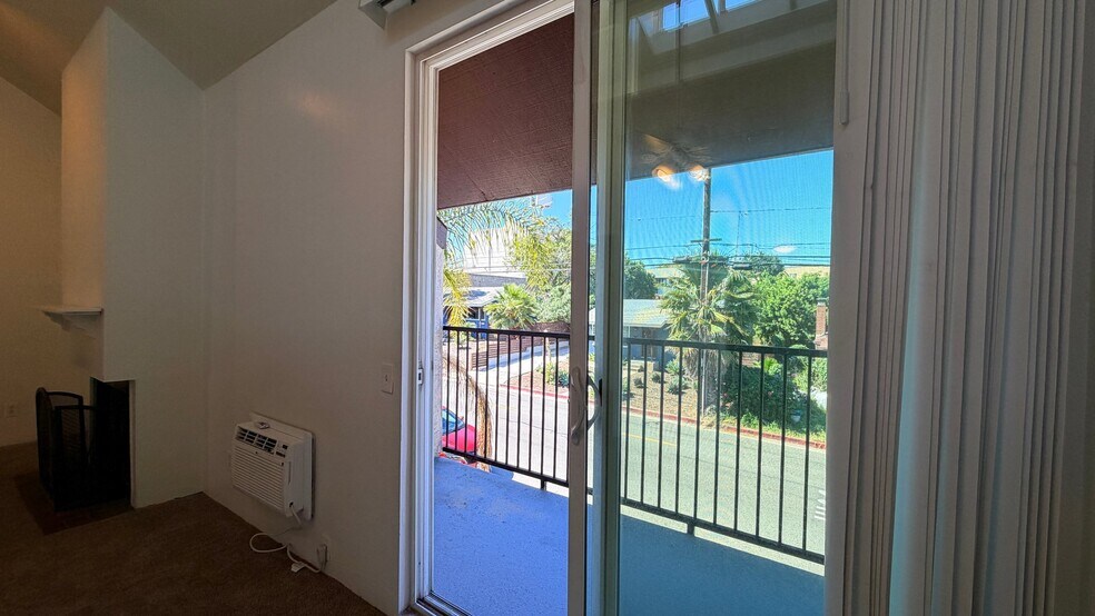 Building Photo - 5027 Guava Ave