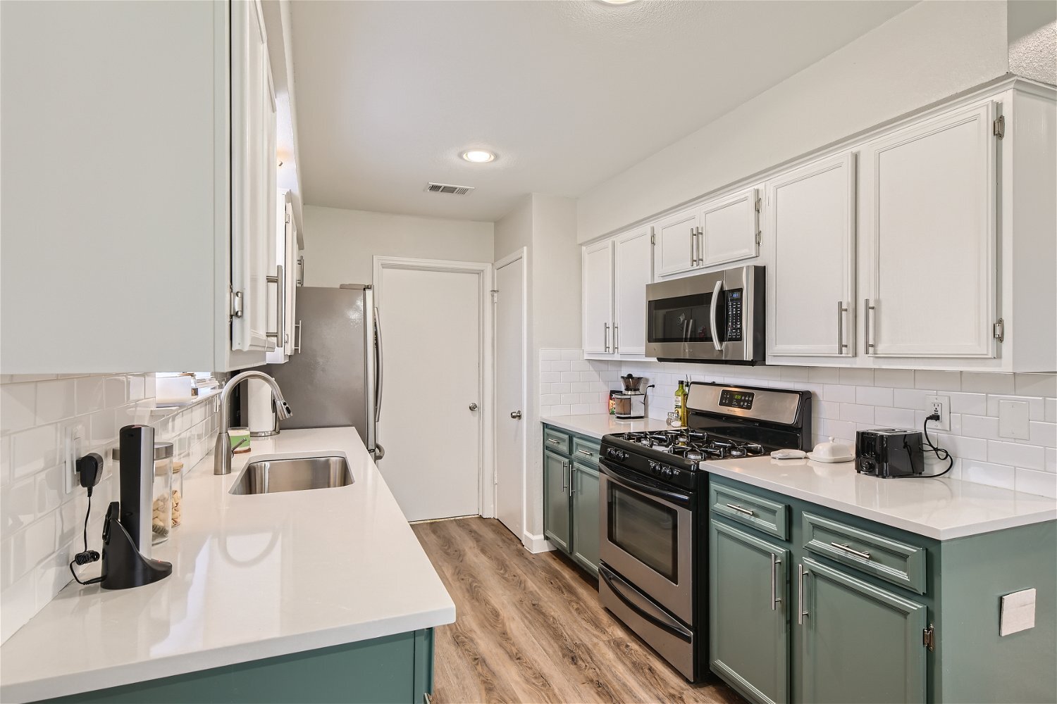 Building Photo - 2302 Frontier Trl