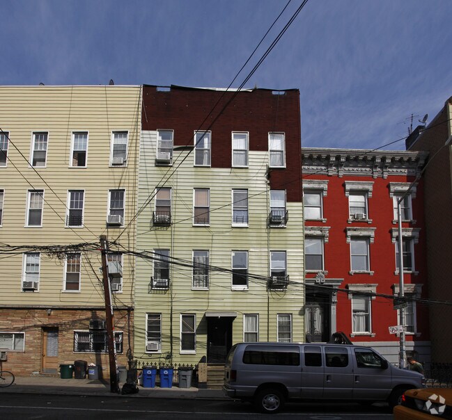 Flatiron 90 Berry St Brooklyn NY 11211 Apartment Finder