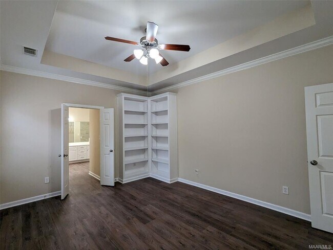Building Photo - 8924 Cotswold Ct