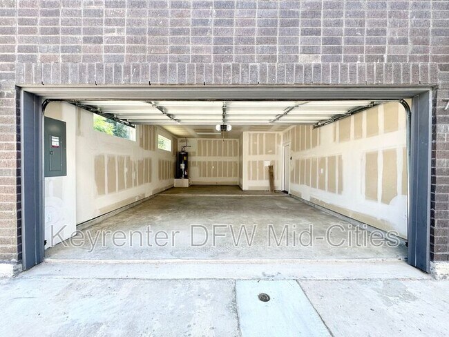 Building Photo - 7302 Uloho Wy