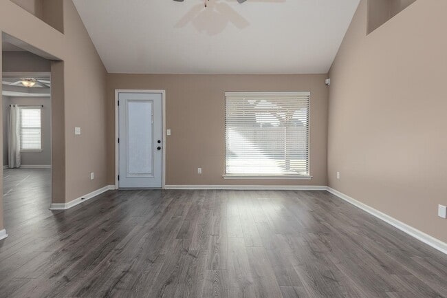 Building Photo - 12387 Bevan Dr